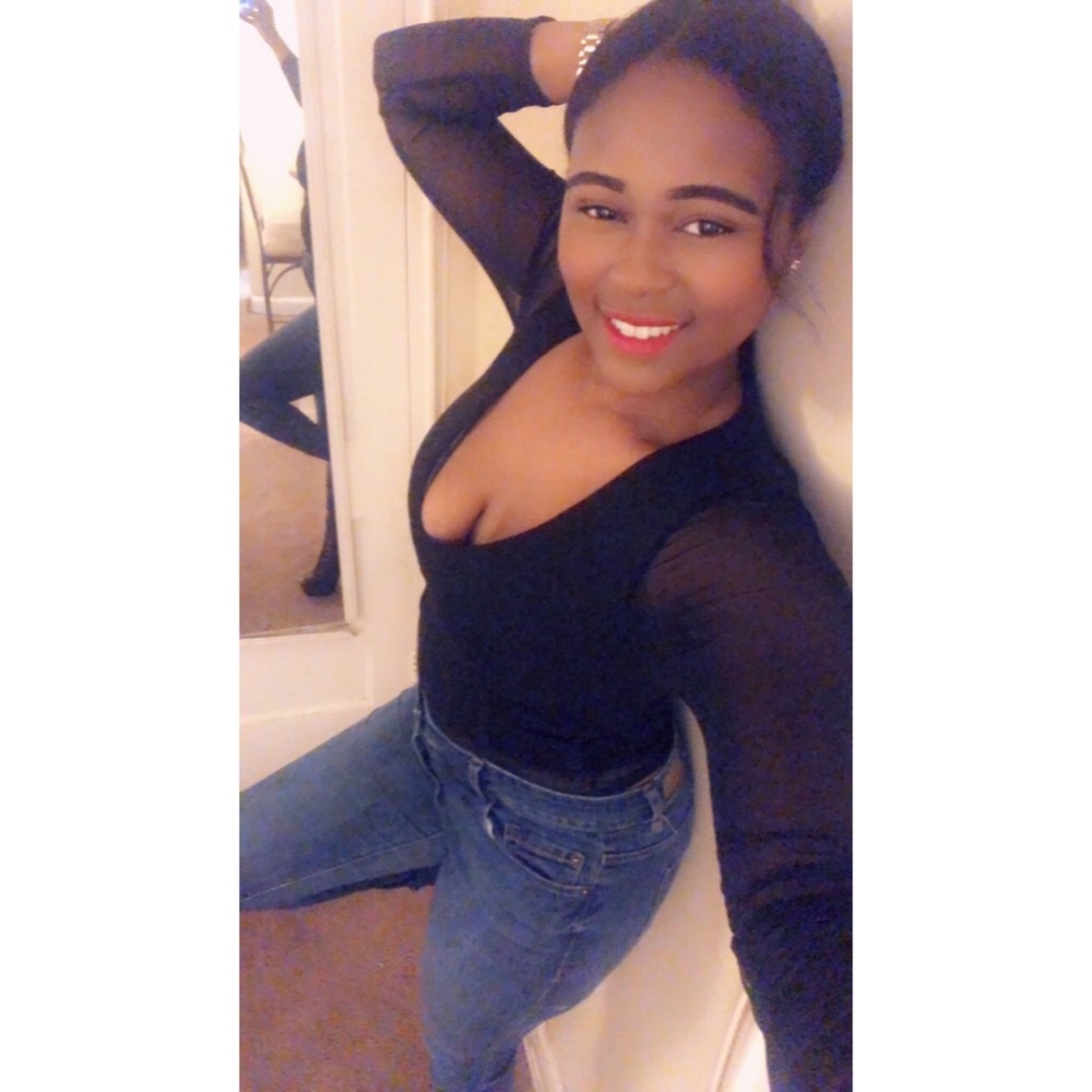 Meet your Posher, Kiya